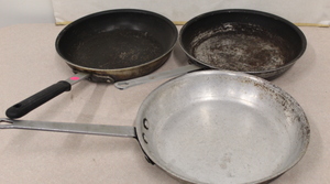 lot 180 image: 12 Frying Pans