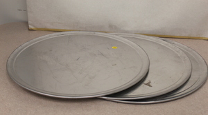 lot 194 image: Pizza Pans