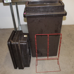 lot 198 image: Trash Can & Chip Rack Lot
