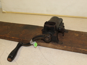 lot 211 image: Russell & Erwin Tobacco Cutter - antique  vintage