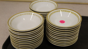 lot 229 image: 4.5 Sauce Dish