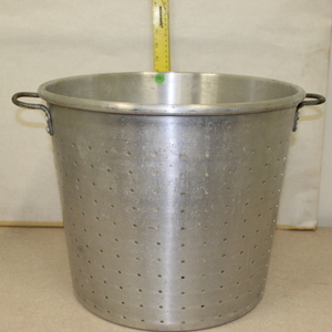 lot 242 image: Steamer Basket