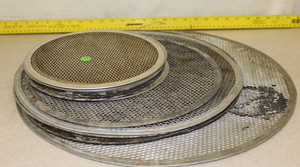 lot 243 image: Pizza Screen Lot