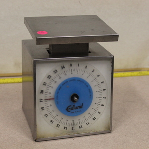 lot 92 image: Scale