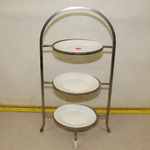 lot 88 image: 3-Tier Hor Dourves Tray