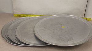 lot 95 image: Pizza Pans