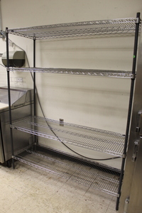 lot 38 image: 5 Metro shelving