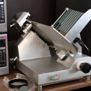 lot 12 image: 12 Deli Meat Slicer