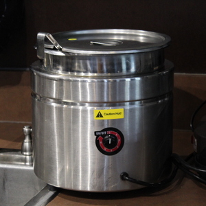 lot 18 image: Soup Warmer w insert