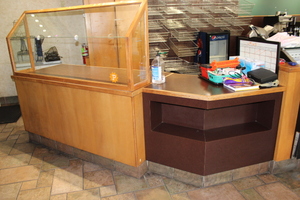 lot 27 image: Counter section w sneeze guard - lazy L shape