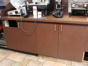 lot 33 image: Counter  cabinet section