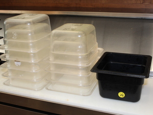 lot 60 image: 16 Size Hotel Pan