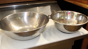 lot 71 image: Metal Bowl  Colander Lot