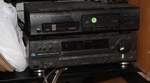 lot 81 image: Stereo System Lot