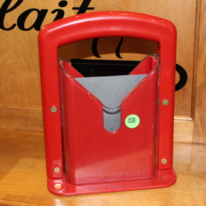 lot 112 image: Bagel Slicer