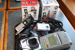 lot 122 image: Electronics Lot