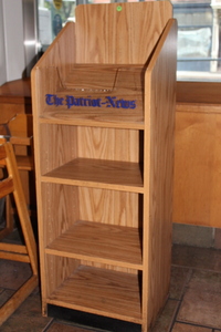 lot 127 image: Magazine Rack  Stand