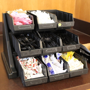 lot 137 image: Condiment Caddy