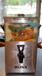 lot 141 image: Tea Brewer Pot Dispenser