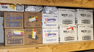 lot 154 image: Condiment Lot