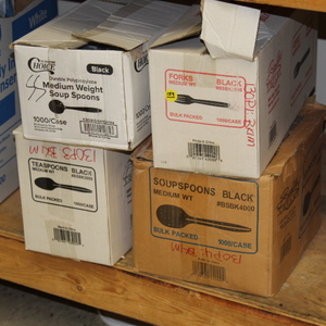 lot 159 image: Plastic Utensil Lot