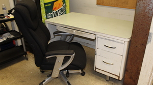 lot 150 image: Desk and Chair Lot