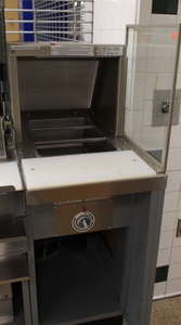 lot 6 image: Food Warmer with sneeze guard