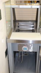 lot 7 image: Food Warmer with sneeze guard