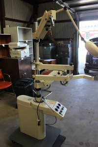 lot 5 image: Stand Eye Exam Instrument