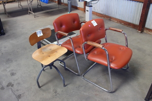 lot 33 image: 3 Chairs