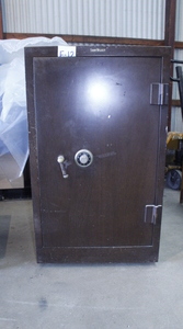lot 29 image: Vintage Shur Walker Safe