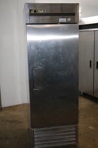 lot 52 image: 1 Door  Refrigerator