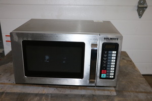 lot 69 image: Commercial Microwave