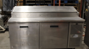 lot 71 image: Pizza Prep Table