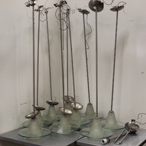lot 32 image: Hanging lights