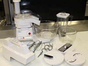 lot 86 image: Blender  Mixer  Food Processor Lot by Oster