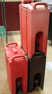 lot 227 image: Insulated Drink Carriers by Cambro