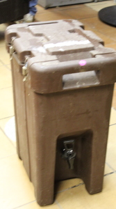 lot 228 image: Insulated Drink Carrier