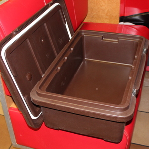 lot 229 image: Insulated Catering Box by Cambro