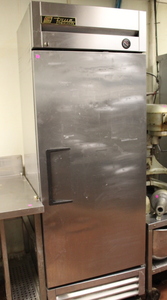 lot 14 image: Freezer by True