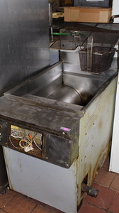 lot 42 image: Fryer