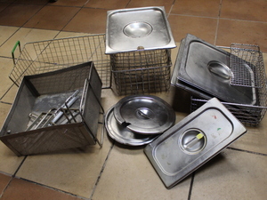 lot 371 image: Insert Pan Lids and Basket Lot