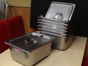 lot 284 image: Insert Pans