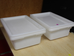lot 256 image: Food Storage Containers by Cambro