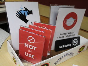 lot 295 image: Table Top Placards Lot