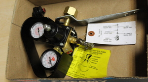 lot 268 image: CO2 Manifold Set  Gauge