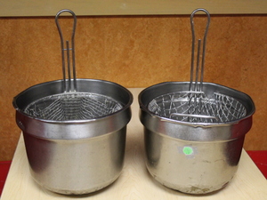 lot 277 image: Metal Wire Baskets in Metal Rounds