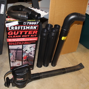 lot 9 image: Craftsman Electric BlowerVac