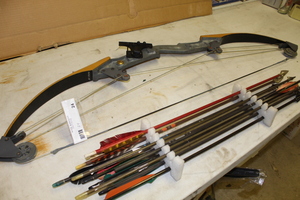 lot 24 image: BEAR Compound Bow and VINTAGE Arrow  broadhead Lot