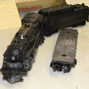 lot 15 image: Lionel Train Set